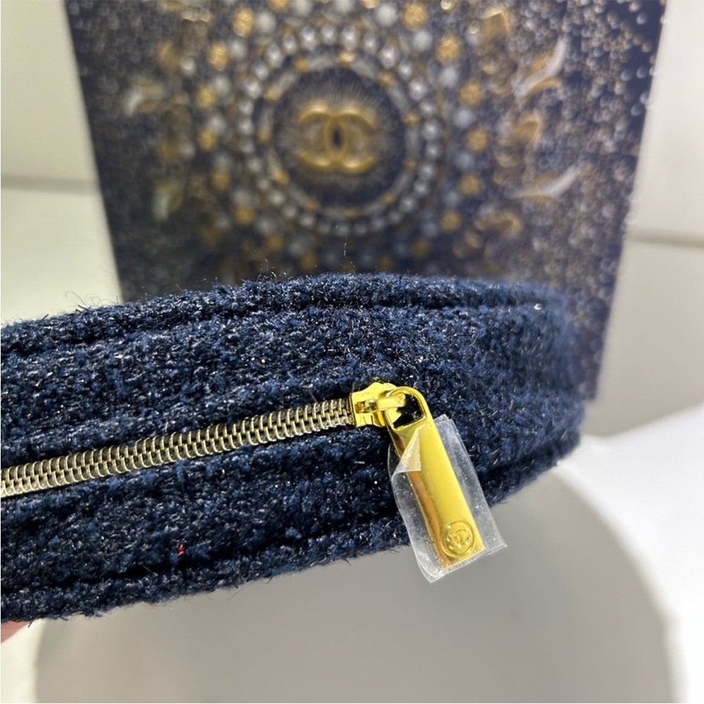 CHANEL beauty  gift Pouch - Picture 7 of 9